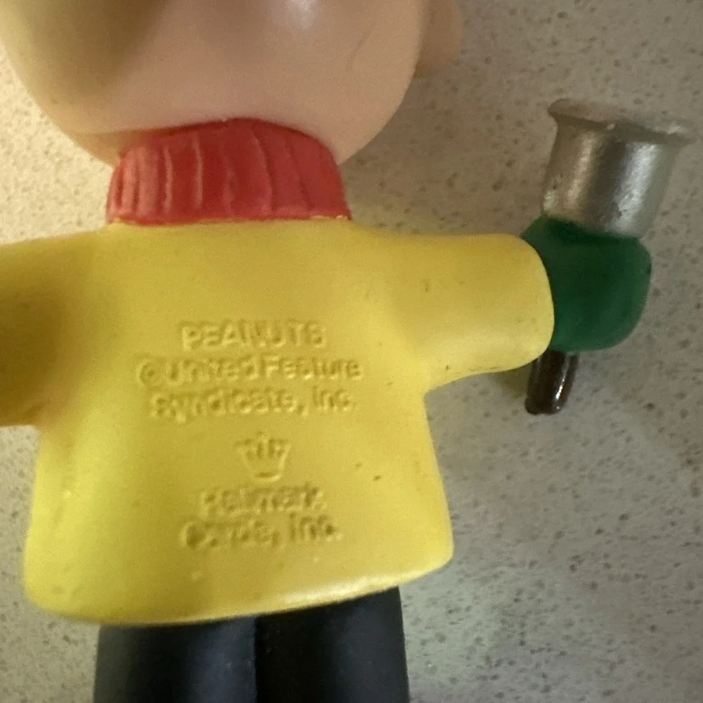 Vintage Charlie Brown Hallmark‎ Christmas Ornament Peanuts